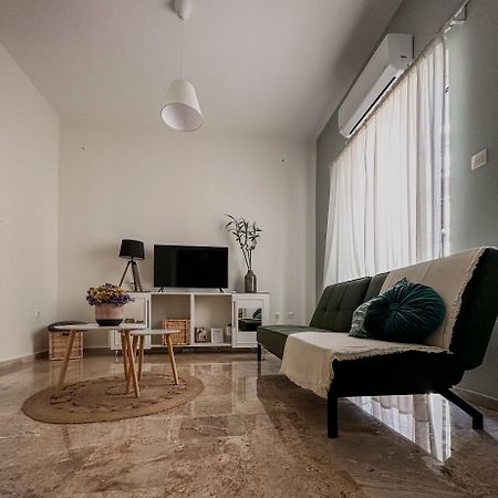 Anesis With A Yard Apartment Kalamata Exterior photo